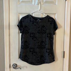 Women’s Vera Wang black short sleeve shirt size medium